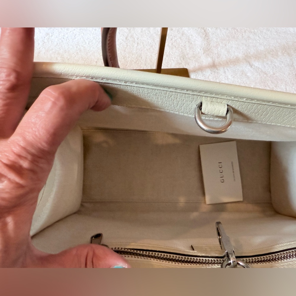 Gucci White Canvas Tote with Green and Red Accents - Picture 5 of 10